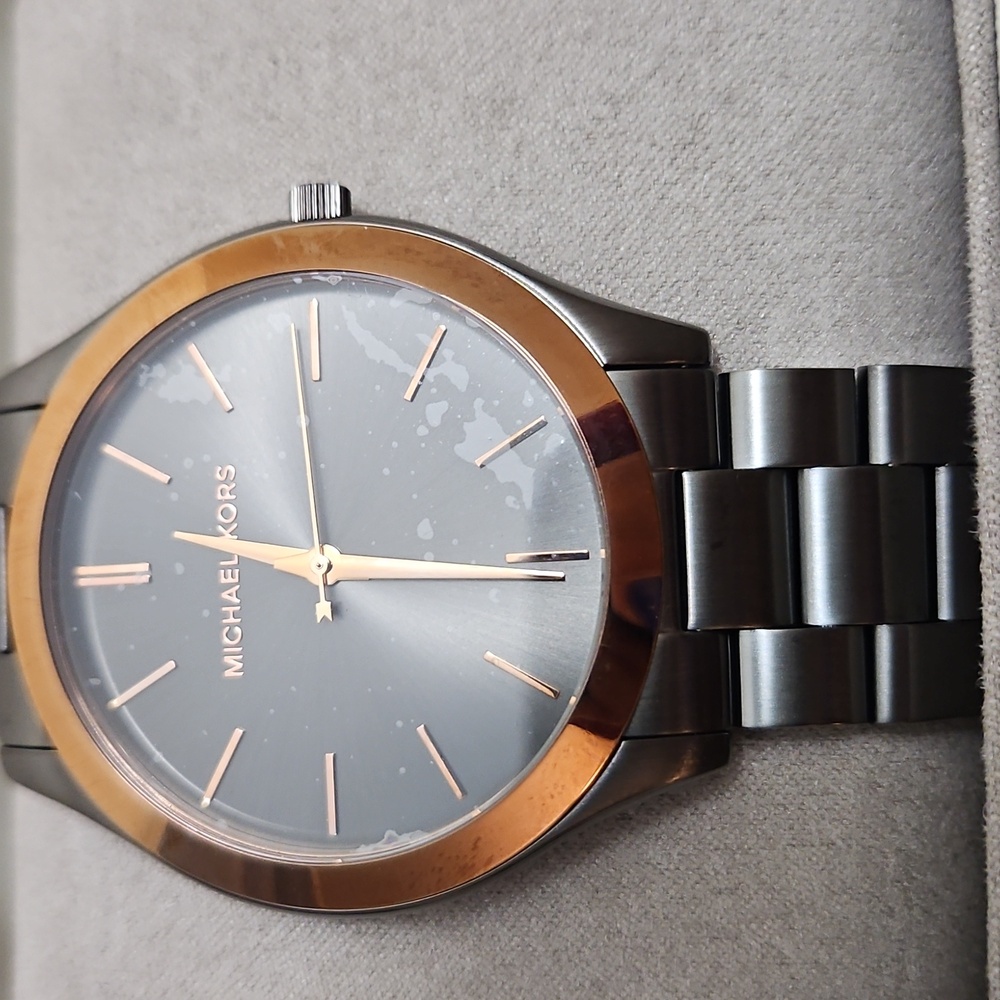 Michael Kors Slim Runway Watch - Picture 3 of 7